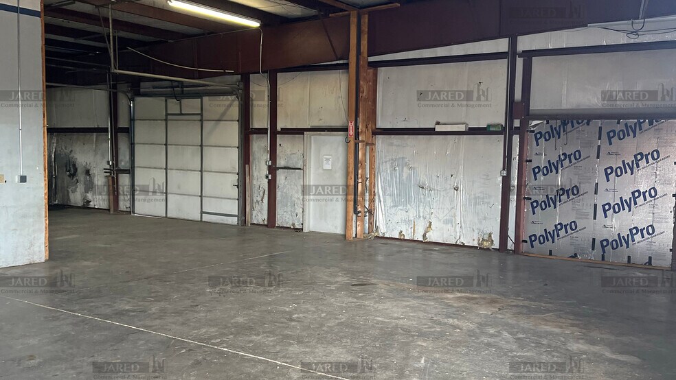 More Photos Of 2410 Evergreen Pky, Lebanon Freestanding For Lease