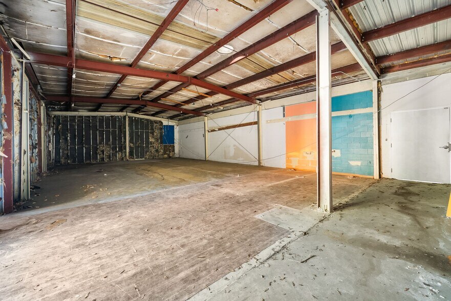 More Photos Of 519 NW 10th Ave, Gainesville General Retail For Sale