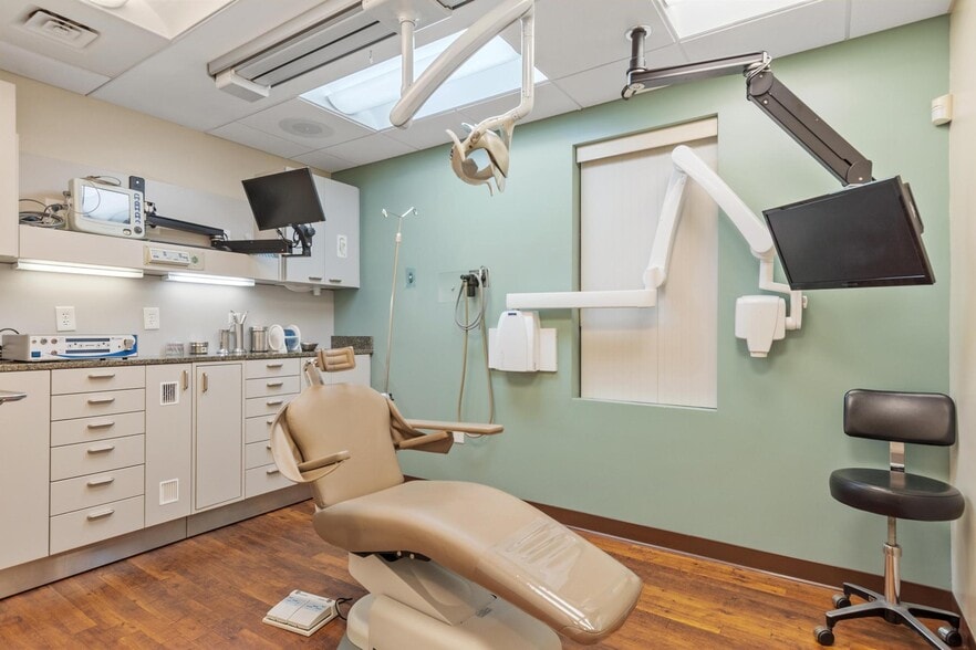 More Photos Of 200 Lincoln St, Worcester Medical For Sale