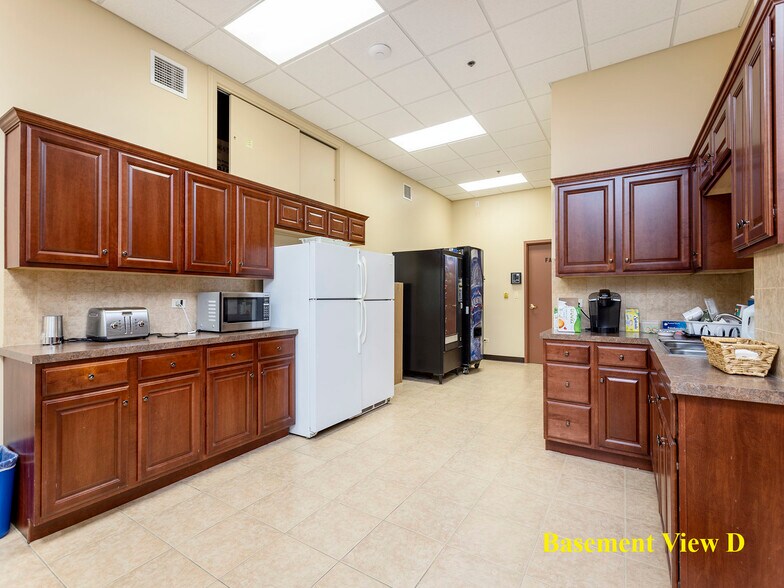 More Photos Of 739 North Ave, Glendale Heights Loft Creative Space For Sale