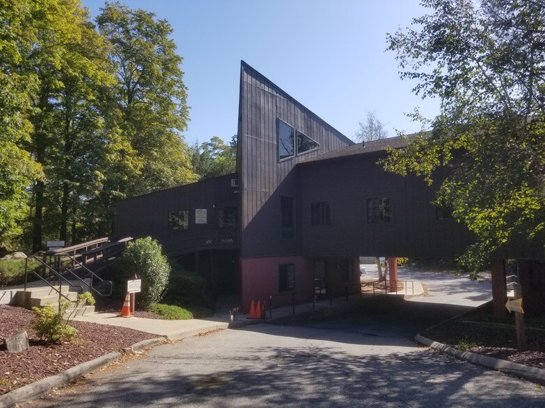 More Photos Of 7 Pinewoods Rd, Hyde Park Medical For Lease