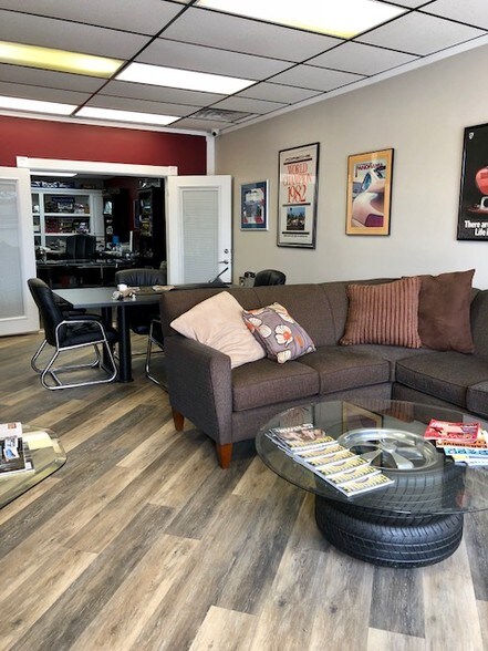 More Photos Of 500 N Congress Ave, Evansville Warehouse For Sale