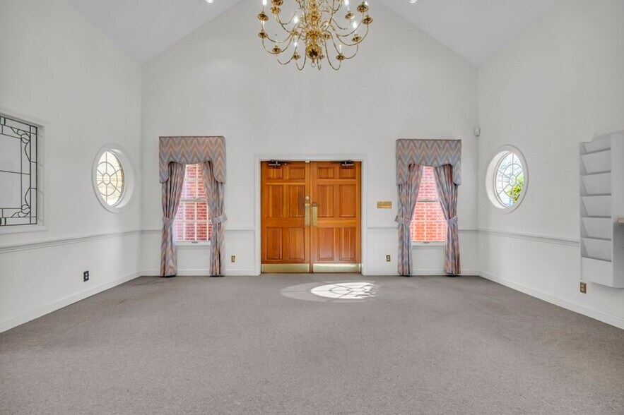 More Photos Of 2403 5th St N, Columbus Medical For Sale