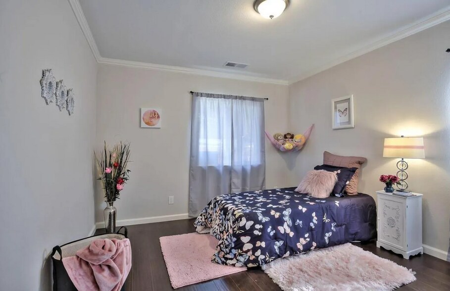 More Photos Of 1753 Church St, Oakland Specialty For Lease