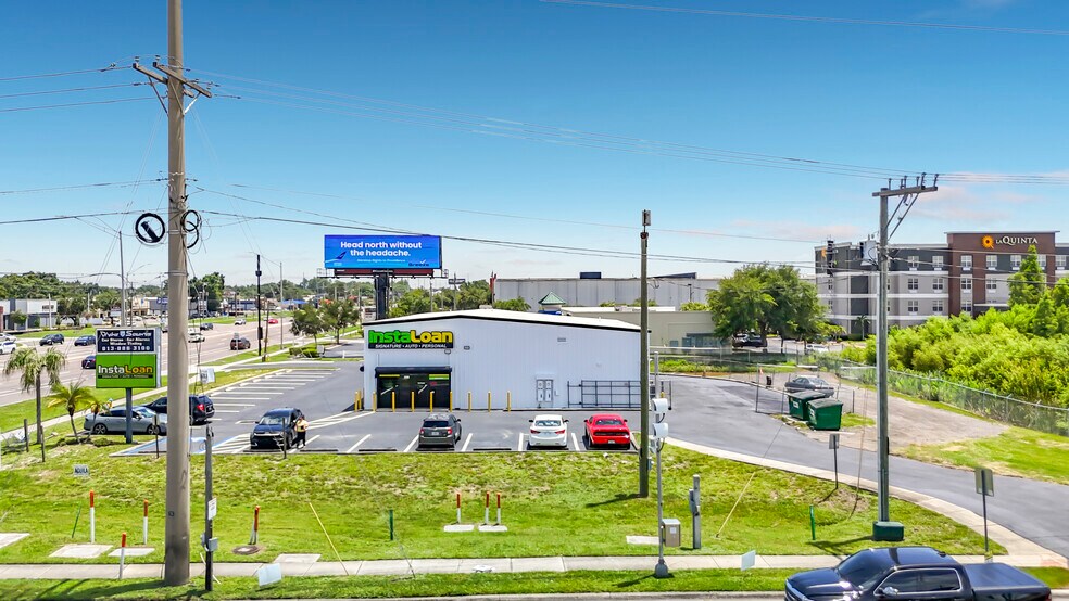 More Photos Of 8338 N Dale Mabry Hwy, Tampa Showroom For Sale