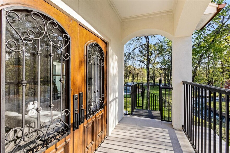 More Photos Of 8811 West Ln, Magnolia Office For Sale