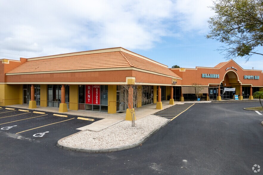 More Photos Of 950 N Courtenay Pky, Merritt Island Unknown For Lease