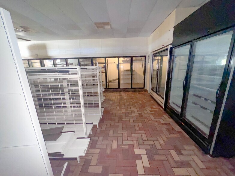 More Photos Of 938 W Colonial Dr, Orlando Freestanding For Lease