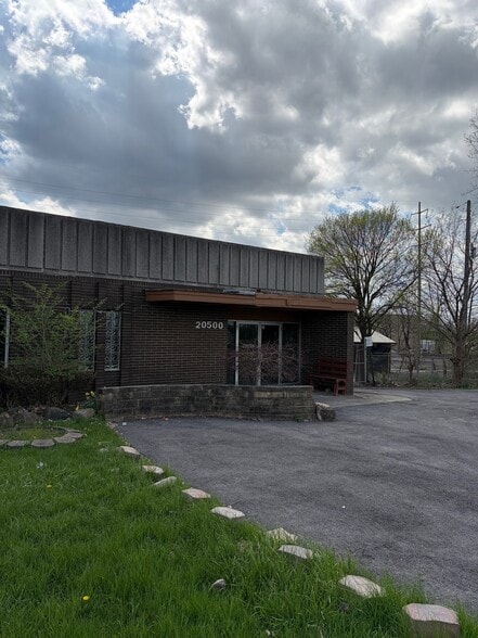 More Photos Of 20500 Miles Pky, Warrensville Heights Warehouse For Sale