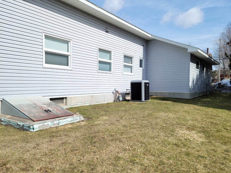 More Photos Of 37 Pierrepont Ave, Potsdam Medical For Sale