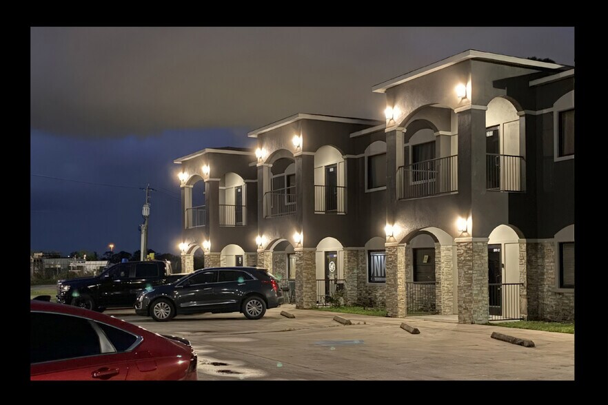 More Photos Of 20550 Townsen Blvd, Humble Unknown For Lease