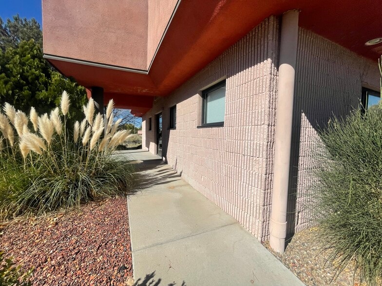 More Photos Of 2700 Farmington Ave, Farmington Office For Sale