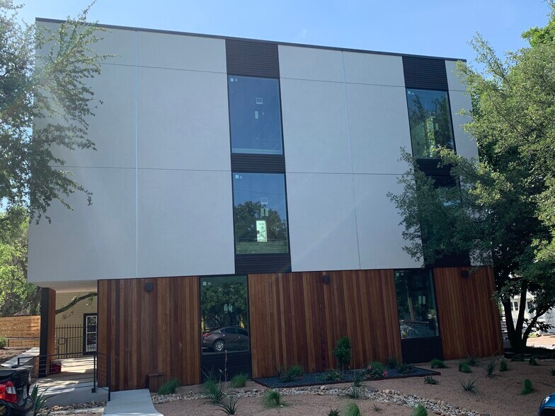 More Photos Of 2208 Lake Austin Blvd, Austin Office Residential For Sale