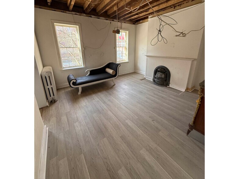 More Photos Of 893-895 N Howard St, Baltimore Storefront For Sale
