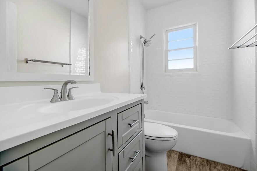 More Photos Of 2003 Lake Ave, Altadena Apartments For Sale