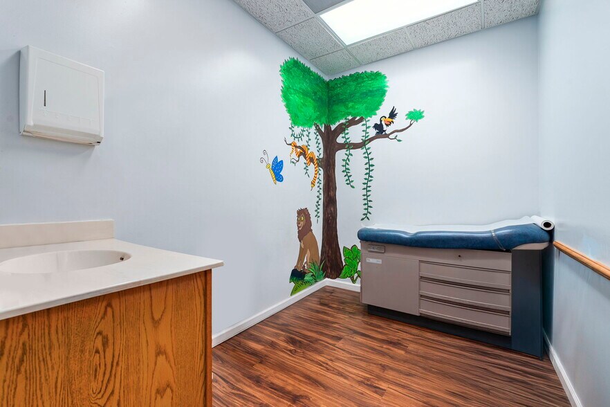 More Photos Of 1801 S 23rd St, Fort Pierce Medical For Sale