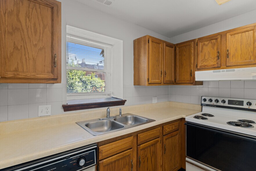 More Photos Of 1936-1956 Benton St, Saint Louis Apartments For Sale