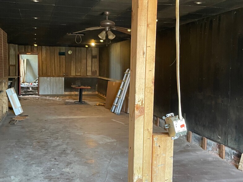 More Photos Of 110 E Main St, Bunceton Restaurant For Sale