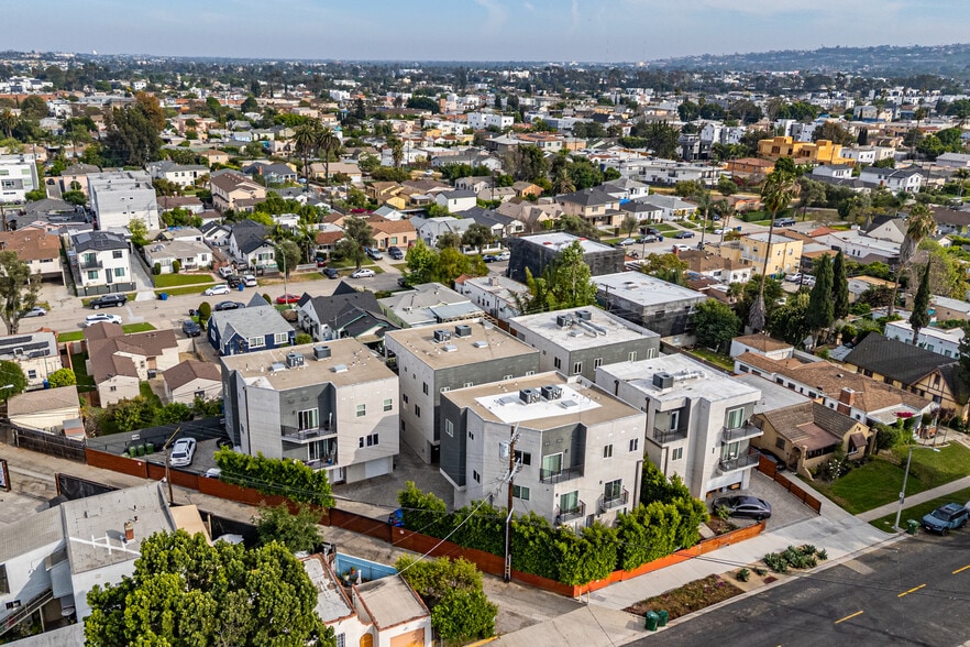 More Photos Of 1818 Thurman Ave, Los Angeles Apartments For Sale