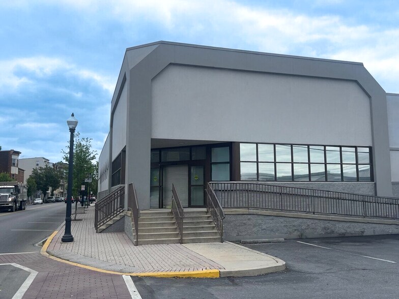 Primary Photo Of 124 S Front St, Harrisburg General Retail For Sale