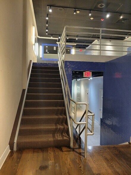 More Photos Of 1847-1849 2nd St, Highland Park Storefront For Lease