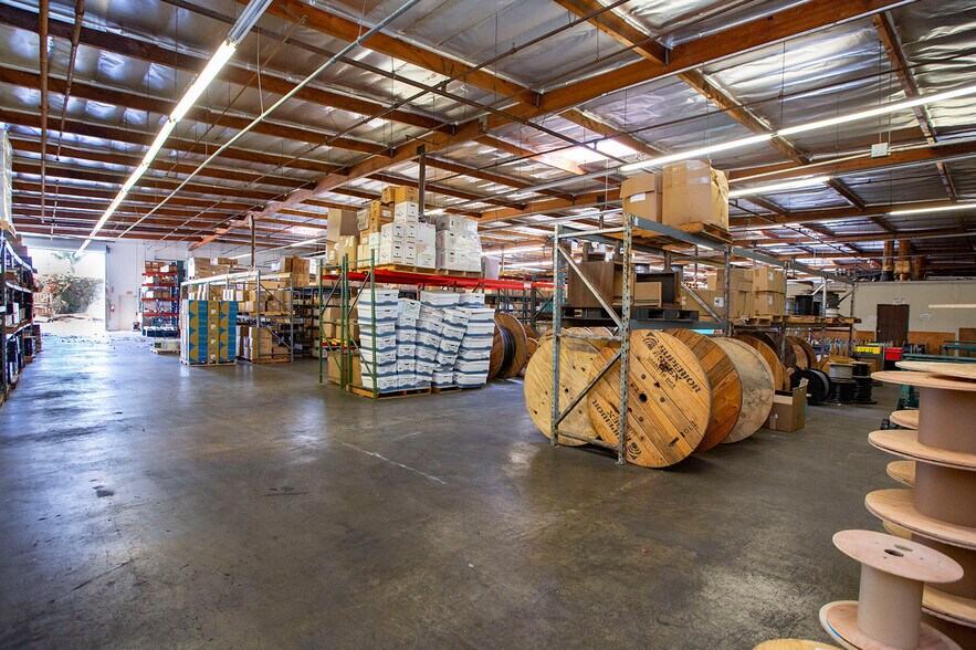 More Photos Of 15881 Chemical Ln, Huntington Beach Warehouse For Sale
