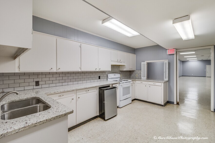 More Photos Of 512 Crockett St, Shreveport Office For Sale