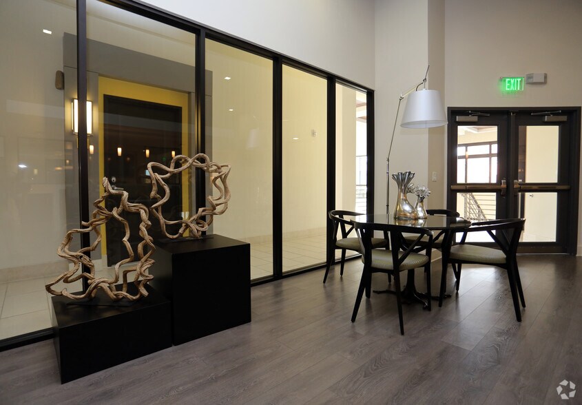 More Photos Of 101 N Wolfe St, Baltimore Apartments For Lease