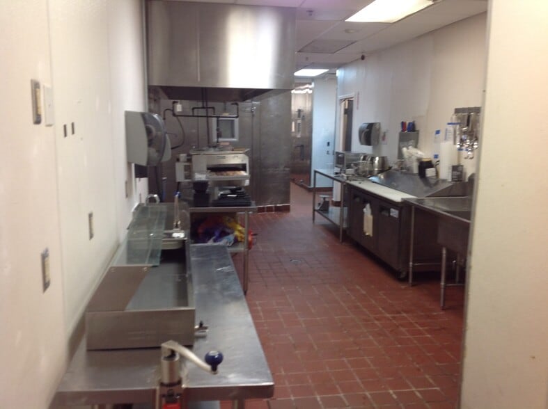 More Photos Of 74 Turnpike Sq, Milford Restaurant For Lease