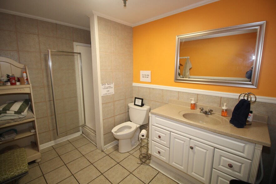 More Photos Of 121 Friends Ln, Newtown Medical For Sale