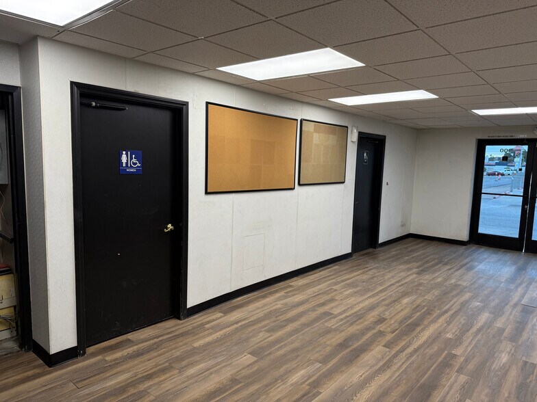 More Photos Of 1239 N Boulder Hwy, Henderson Auto Salvage Facility For Lease