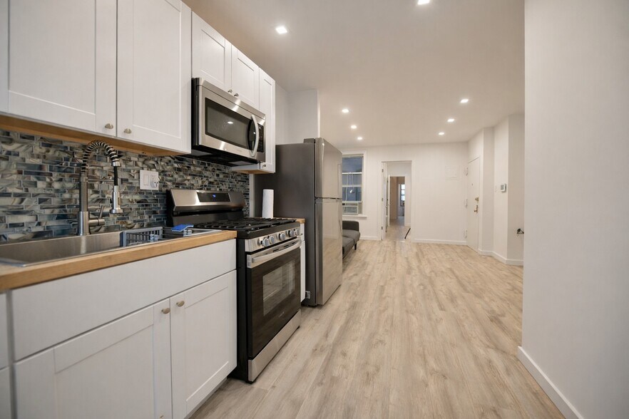 More Photos Of 1679 Gates Ave, Ridgewood Apartments For Sale