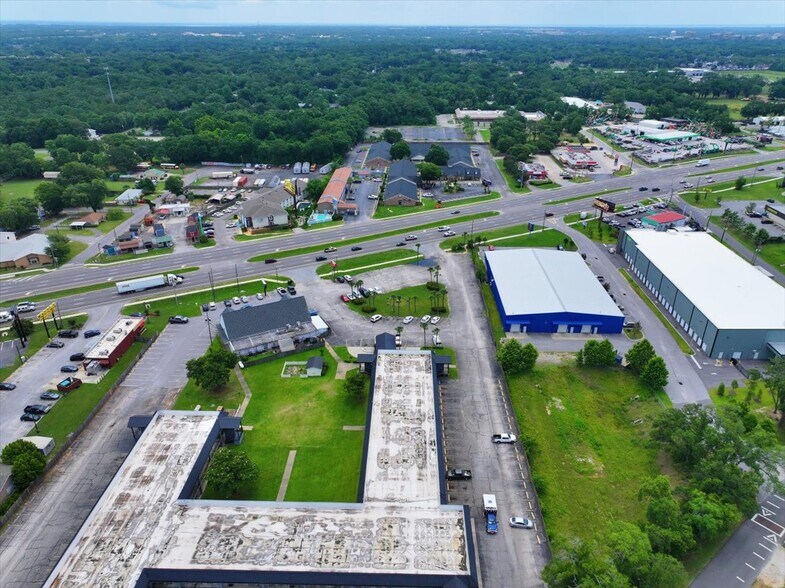 More Photos Of 6911 Pensacola Blvd, Pensacola Land For Lease