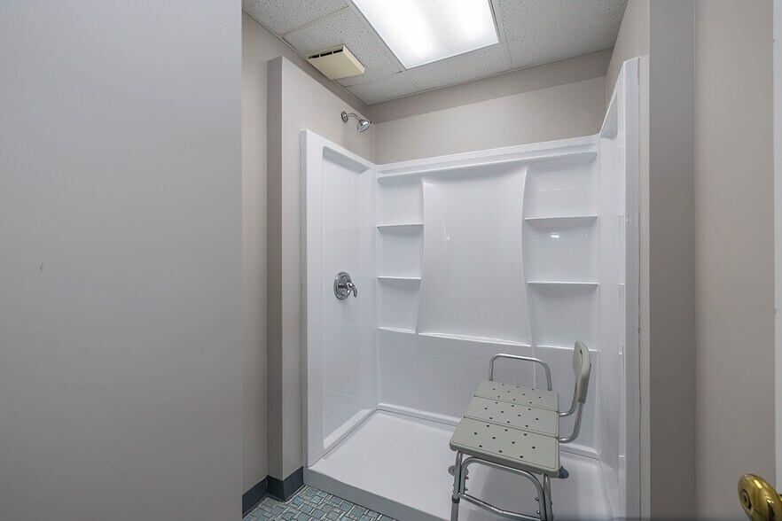 More Photos Of 1026 N Mitthoeffer Rd, Indianapolis Office For Sale