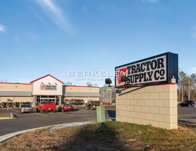 More Photos Of 183 General Puller Hwy, Saluda Freestanding For Sale