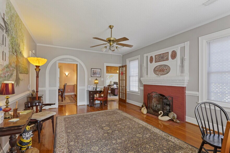 More Photos Of 310 S Clinton Ave, Dunn Medical For Sale