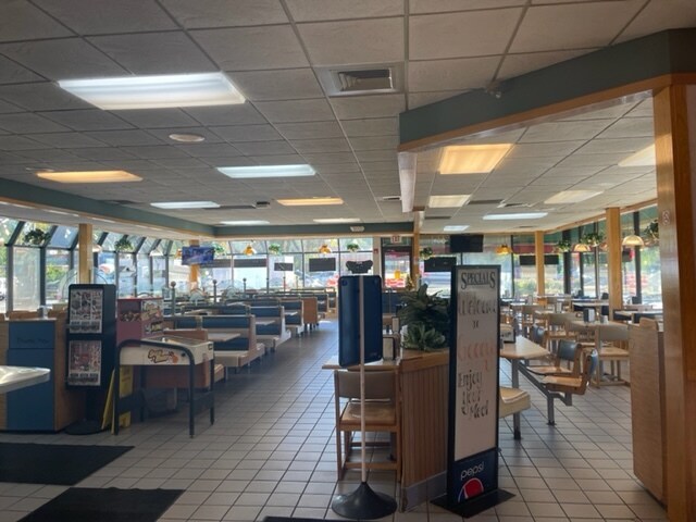 More Photos Of 1250 N Farnsworth Ave, Aurora Restaurant For Sale