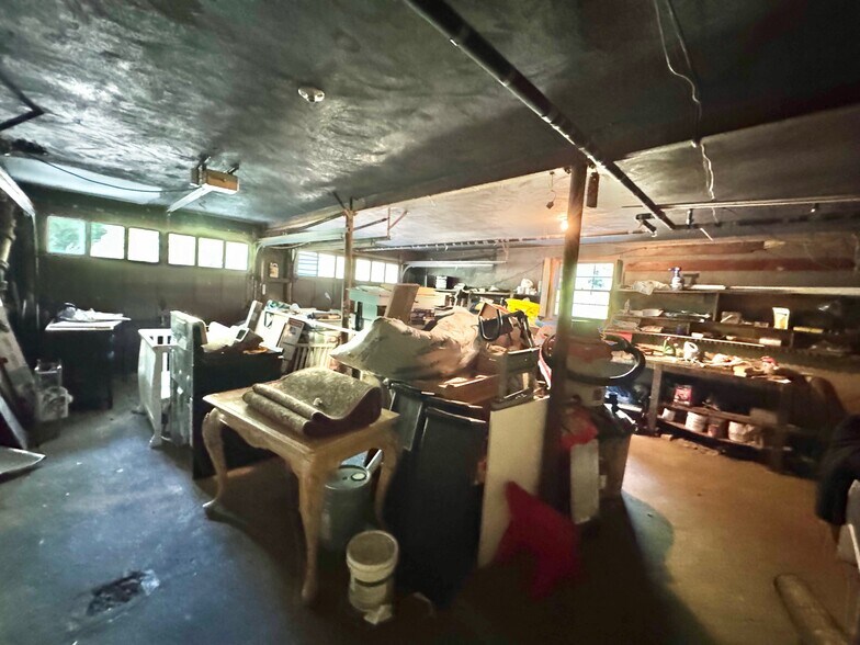 More Photos Of 329 Deer Park Rd, Dix Hills General Retail For Sale