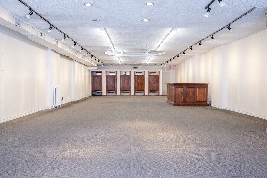 More Photos Of 6982-6984 Saint-Hubert Rue, Montréal Storefront Retail Residential For Sale