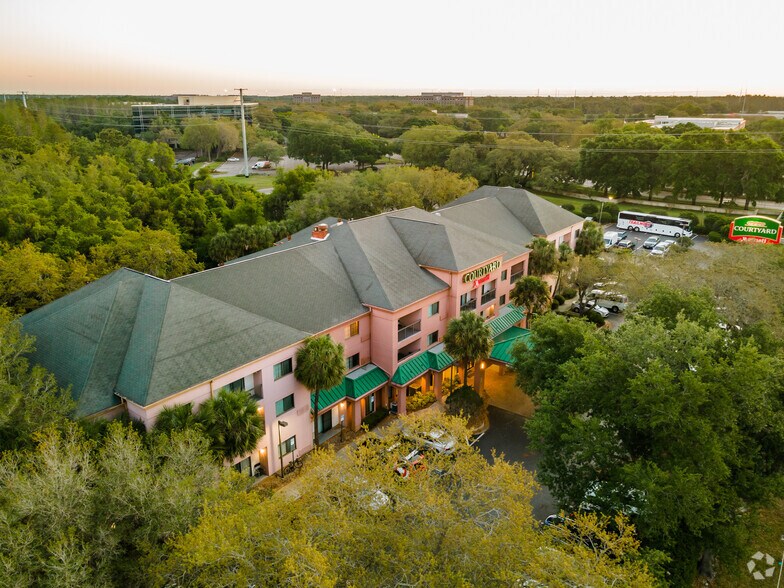 More Photos Of 13575 Cypress Glen Ln, Tampa Hotel For Sale