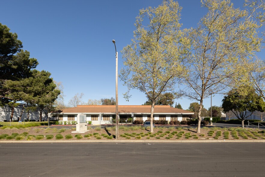 Primary Photo Of 30780 Santana St, Hayward Research And Development For Lease
