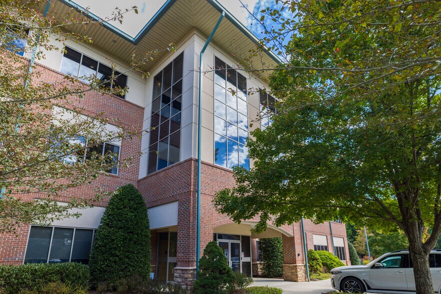 Primary Photo Of 76 Peachtree Rd, Asheville Medical For Lease