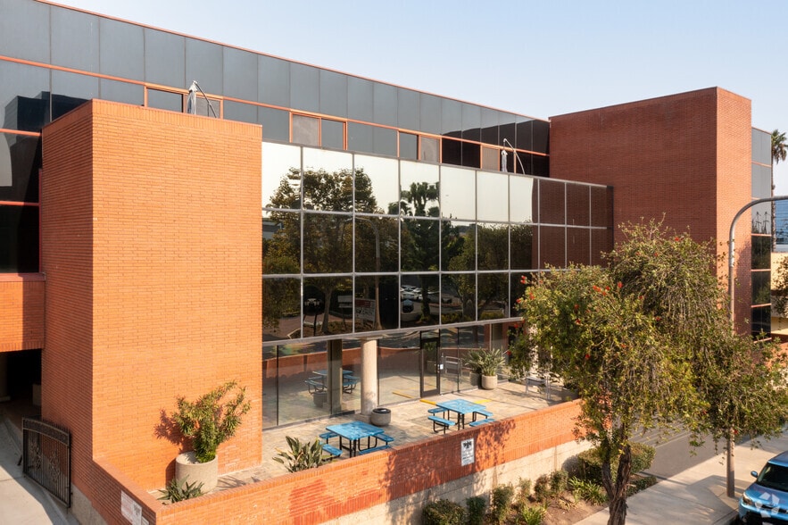 More Photos Of 203 N Golden Circle Dr, Santa Ana Office For Lease