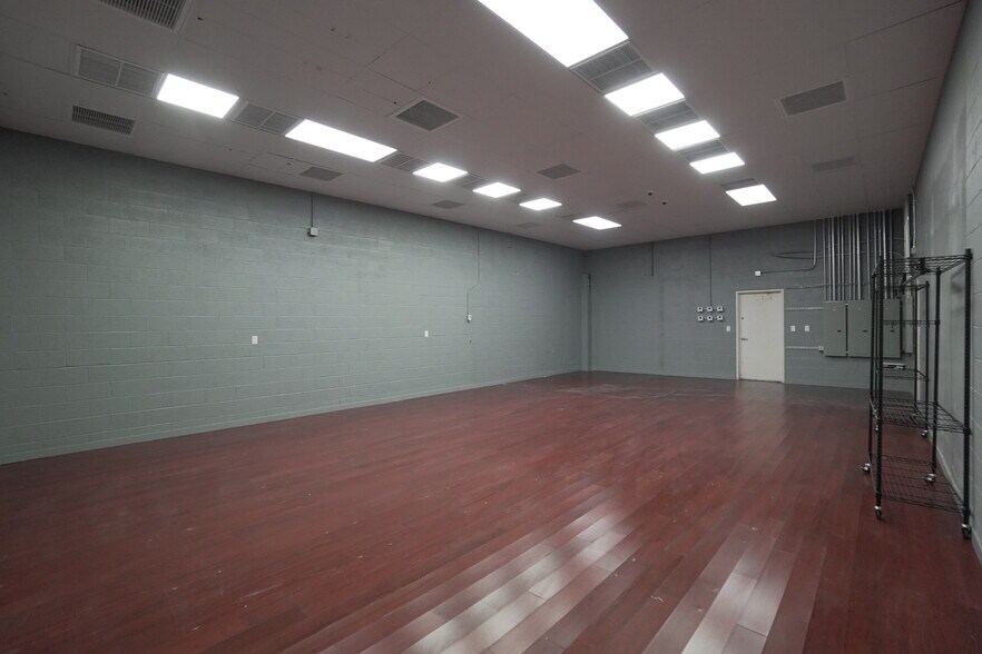 More Photos Of 3375 Aldebaran Ave, Las Vegas Warehouse For Sale