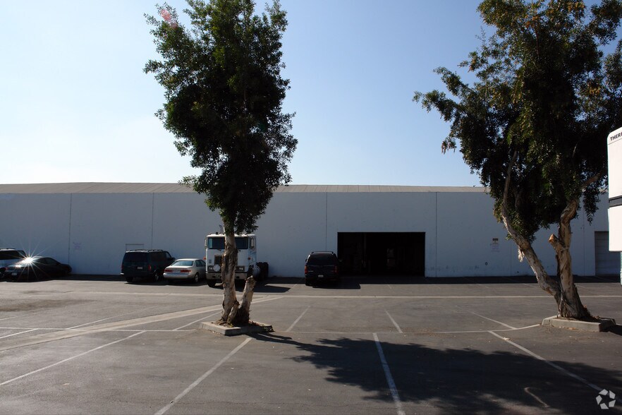 More Photos Of 8401 E Slauson Ave, Pico Rivera Warehouse For Lease