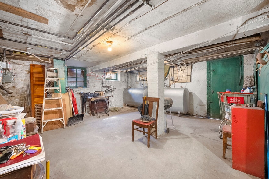 More Photos Of 3172 44th St, Astoria Multifamily For Sale