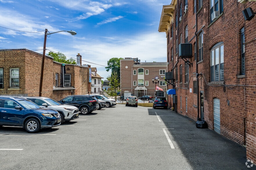 More Photos Of 638 Mount Prospect Ave, Newark Apartments For Sale