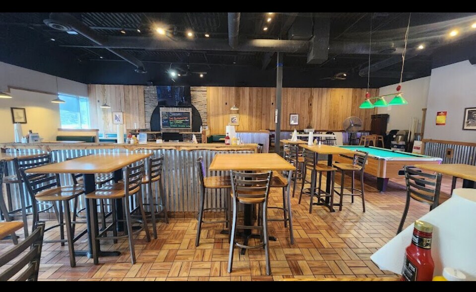 More Photos Of 310-390 El Dorado Dr, Jordan Unknown For Lease