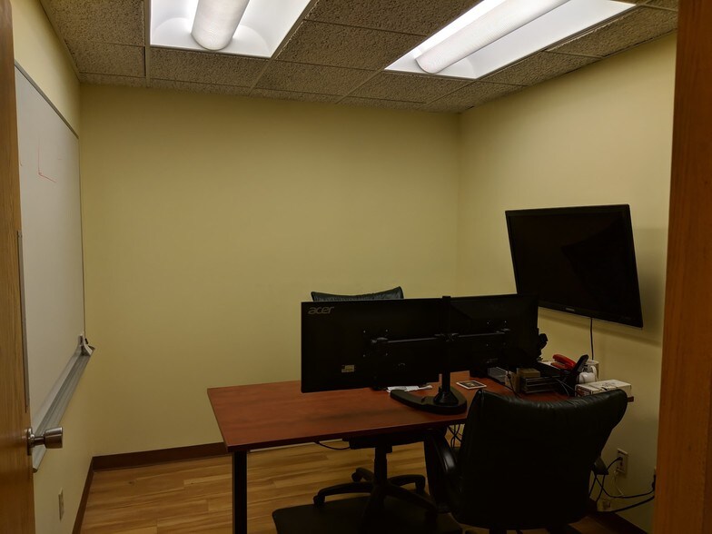 More Photos Of 722 N Grand Ave, Waukesha Office For Sale