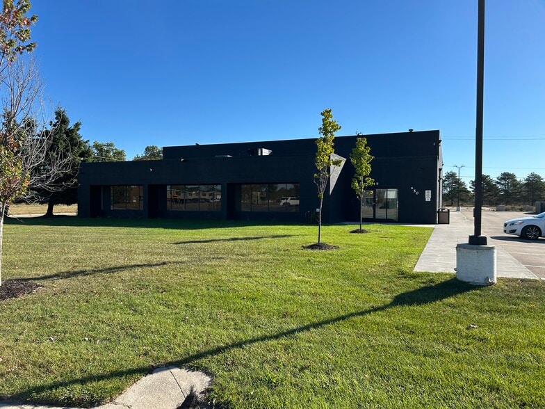 More Photos Of 850 Glaspie St, Oxford Warehouse For Sale